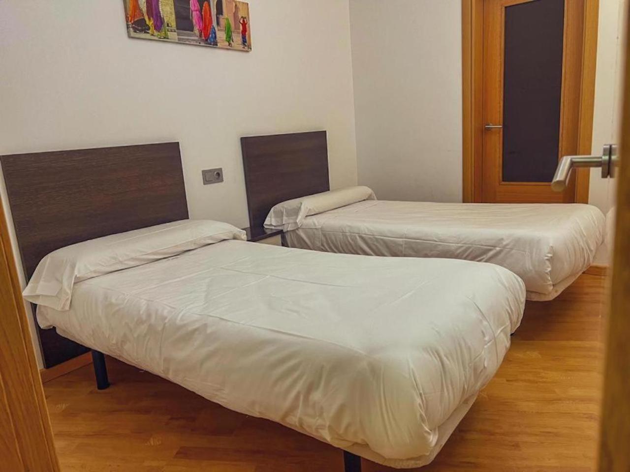 Wave Apartments Ла-Віла-Джойоза Екстер'єр фото