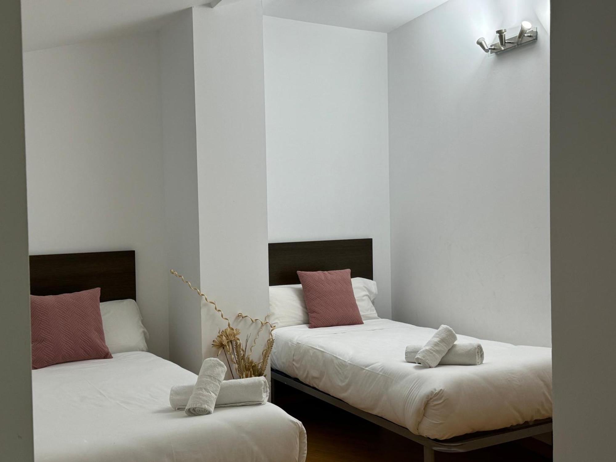 Wave Apartments Ла-Віла-Джойоза Екстер'єр фото